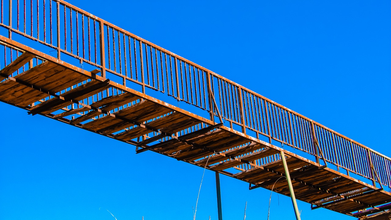 explorez le thème de la déconnexion : un voyage à travers les enjeux modernes de l'isolement numérique, la quête d'authenticité et les bienfaits de se déconnecter pour mieux se reconnecter à soi-même et aux autres.